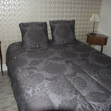 Aux Berges Du Coubisou Bed & Breakfast Bagian luar foto